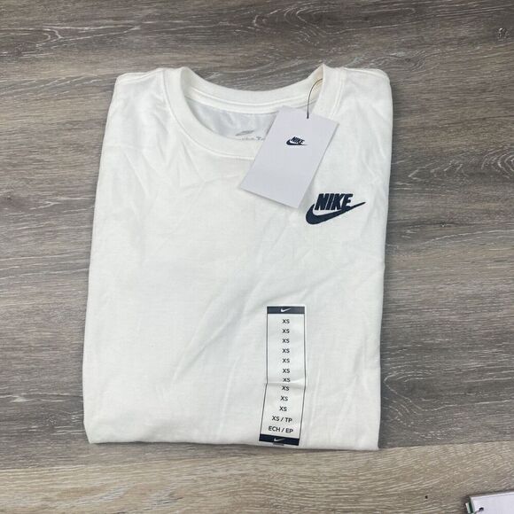 NEW Nike Sportswear Essentials Women Club T-Shirt Size XS DX7902-100 White Read - Picture 1 of 7